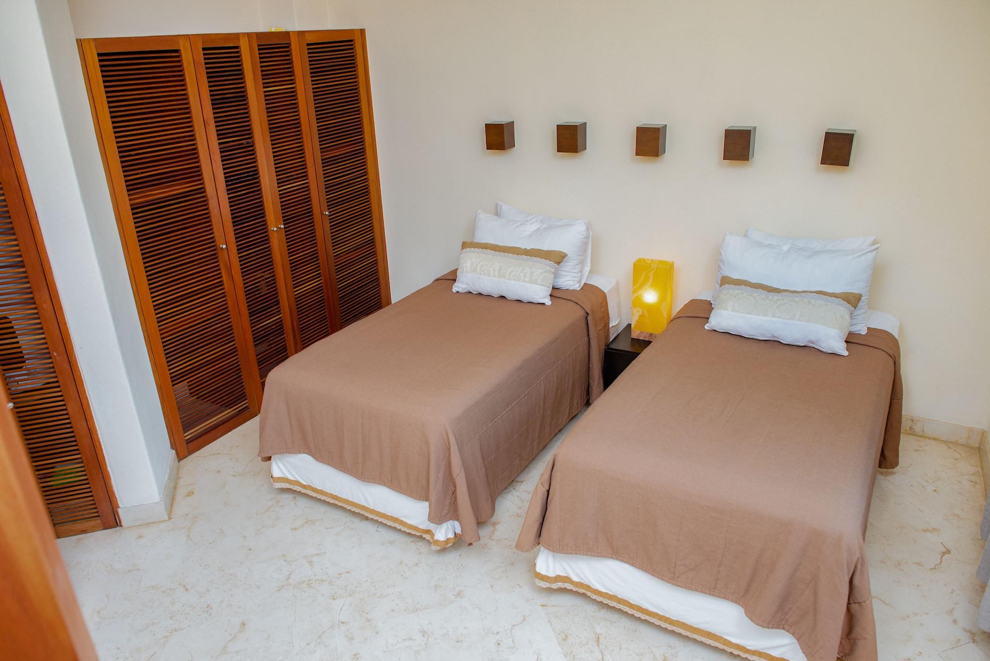 Porto Playa Condo Hotel And Beach Club Πλάγια Ντελ Κάρμεν Εξωτερικό φωτογραφία