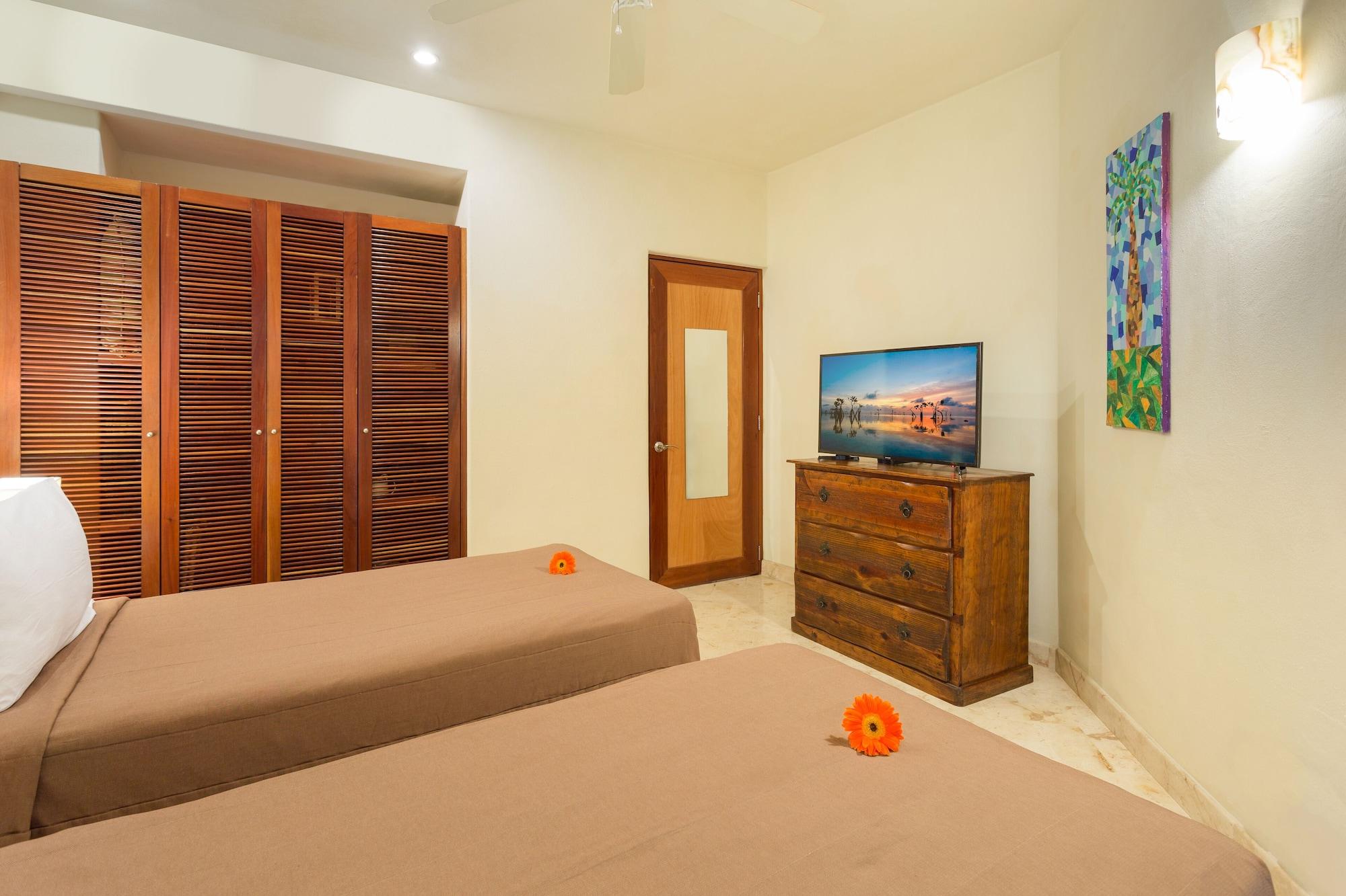 Porto Playa Condo Hotel And Beach Club Πλάγια Ντελ Κάρμεν Εξωτερικό φωτογραφία